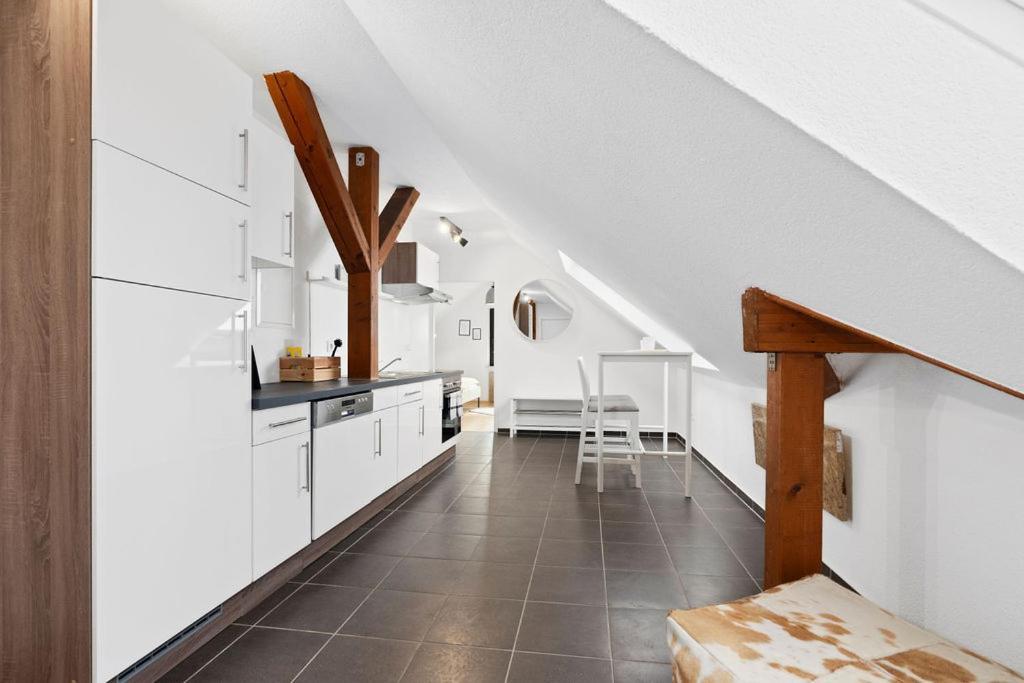 Second Manzell Apartment